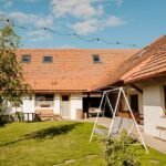 Z Austrálie zakoupili dům, který nikdy neviděli. Dnes mají v Přibicích těžkou pohodu