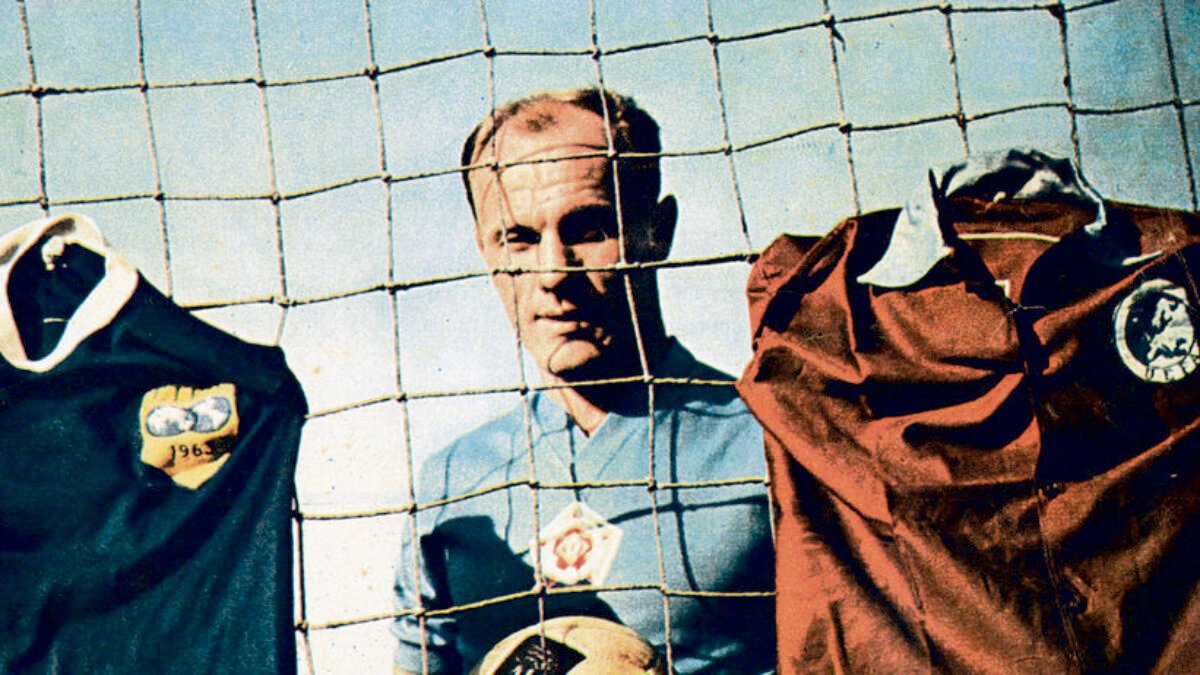 Z futbalistu storočia nikdy nemal byť veľký hráč. Kým Eusébio Z futbalistu storočia nikdy nemal byť veľký hráč. Kým Eusébio sedel v lóži, Popluhár zbieral v šatni dresy. Bral to s pokorou.