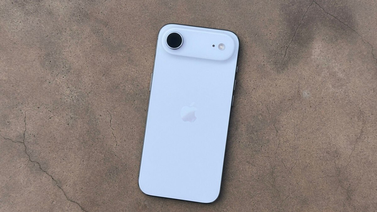 Zriekol som sa iPhone 17 Pro a prešiel na iPhone Air. Apple ma po rokoch opäť ohromil.