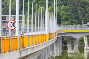 NDS podpísala zmluvy na výstavbu troch úsekov diaľnice D3.