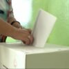 V desiatkach samospráv si občania vyberajú nových starostov.