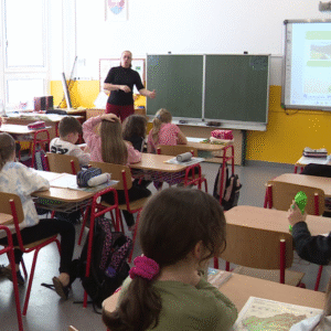 Rezort školstva vydal novú komunikačnú príručku pre učiteľov.