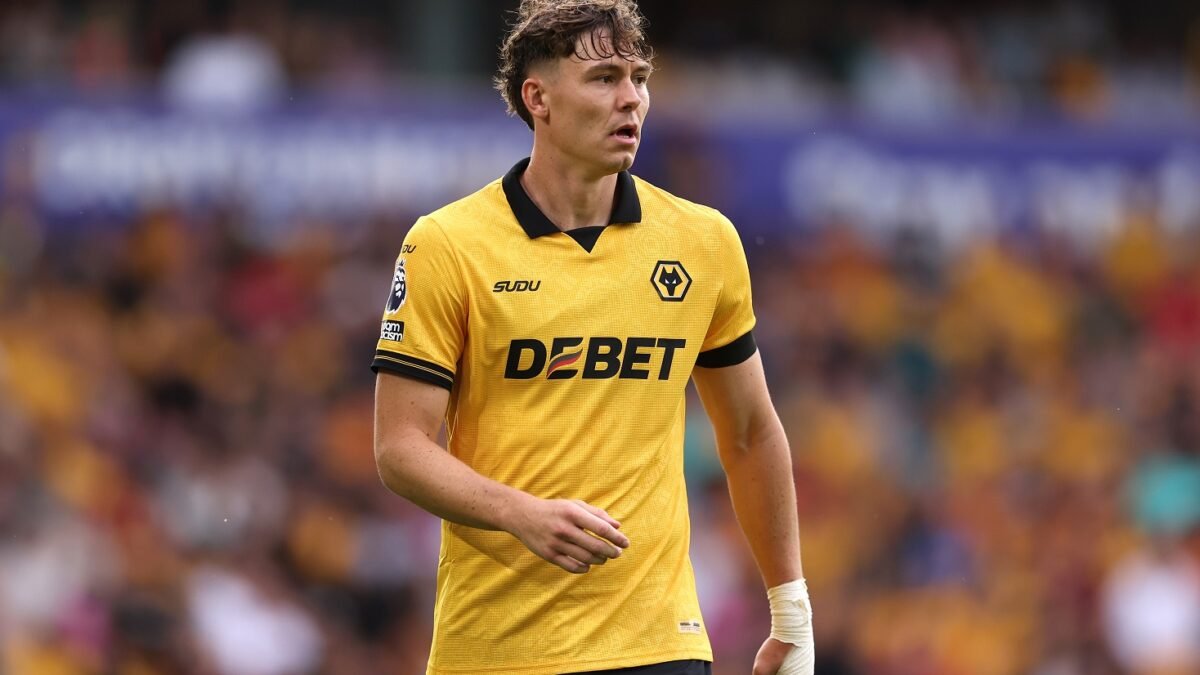 Chelsea neuspela s neskorým pokusom získať útočníka Wolverhamptonu Jørgena Stranda Larsena.