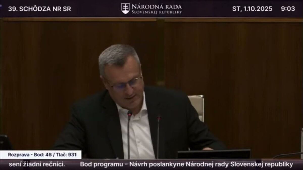 Andrej Danko: Opozícia nechodí do práce, ale pred kamerami kričí, že ich zákony sa ignorujú.