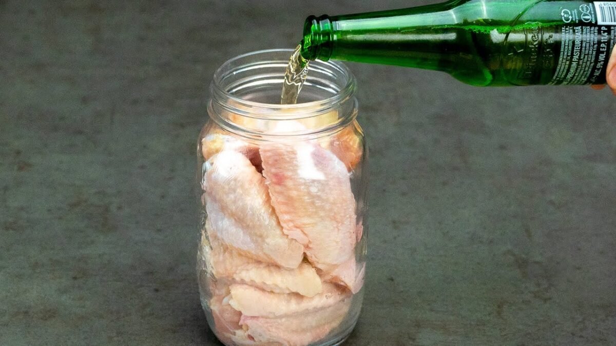 Naučil som všetkých svojich priateľov, ako vylepšiť kuracie krídelká z Naučil som všetkých svojich priateľov, ako vylepšiť kuracie krídelká z KFC!