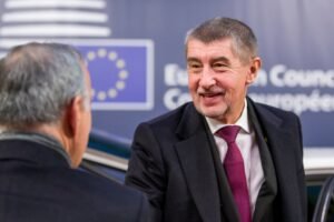 Bývalý premiér Babiš smeruje k jasnému víťazstvu v českých voľbách.