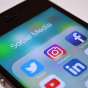 2322b1156e372cfe285645564cad6e96.jpg Je čas uprednostniť deti pred veľkými technologickými firmami a obmedziť sociáln...