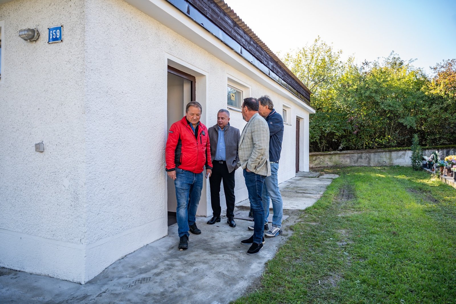 Mesto Žiar nad Hronom: MESTO ZAINVESTOVALO DO OBNOVY CINTORÍNA, TIETO PRÁCE SA VYKONALI