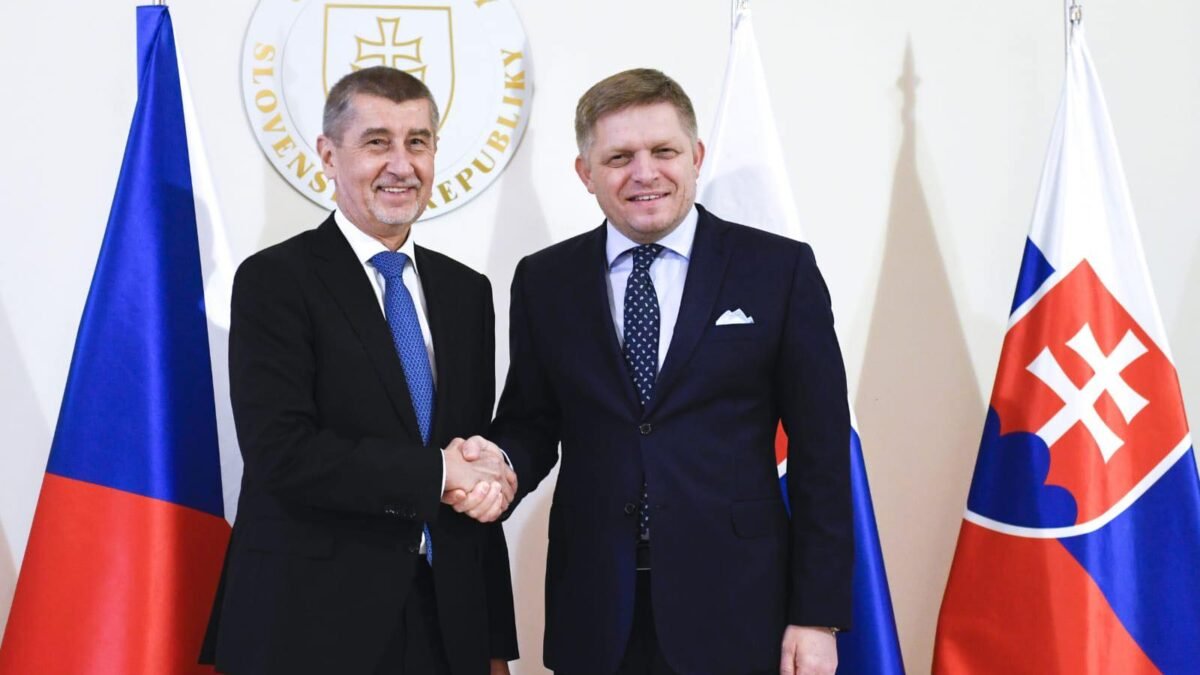 ANDREJ BABIŠ JASNE VYHRAL ČESKÉ VOĽBY, FIALA KONČÍ