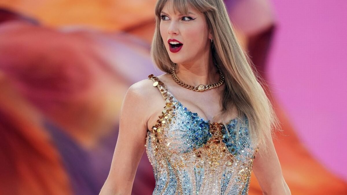 „Show Girl“ od Taylor Swiftovej rozdrvila [„Smashing Machine“] od The Rocka.