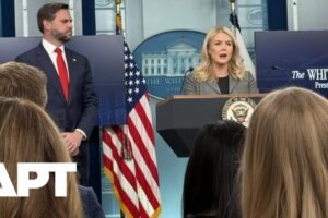Biely dom: Leavitt obviňuje demokratov z odstávky vlády a obhajuje Trumpovu zdra...