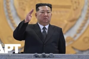 Kim Čong-un predviedol najsilnejšiu jadrovú zbraň Severnej Kórei na veľkolepej Kim Čong-un predviedol najsilnejšiu jadrovú zbraň Severnej Kórei na veľkolepej p...