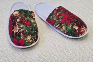 Martin Andraško: Vianočný projekt splnený. Tieto ručne robené papuče v limitovan...