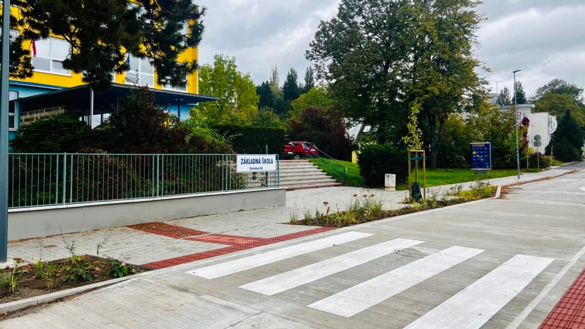 Mesto Trenčín: Bezručova ulica pred ZŠ je od 7. októbra opäť plne prejazdná.