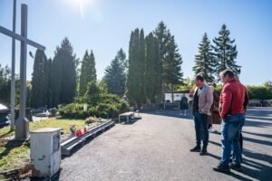 Mesto Žiar nad Hronom: MESTO ZAINVESTOVALO DO OBNOVY CINTORÍNA, TIETO PRÁCE SA V...