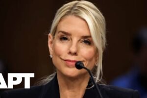 Pam Bondi reaguje na senátora Durbina: Prajem si, aby ste milovali Chicago tak, ...