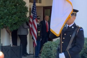 Prezident Trump víta prezidenta Fínskej republiky.