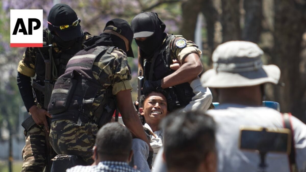 Protestujúci sa stretli s madagaskarskou políciou, žiadajú odstúpenie prezidenta.