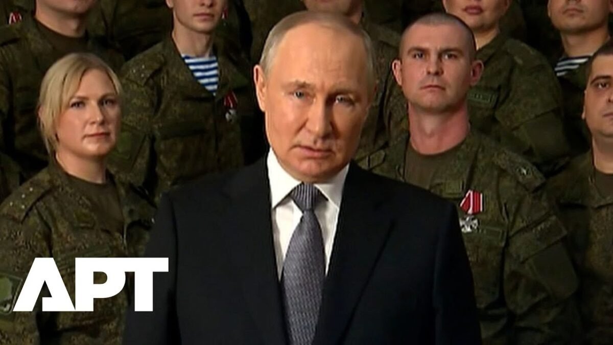 Putin: Rusko preberá iniciatívu na fronte, nepriateľ ustupuje pozdĺž celej línie.
