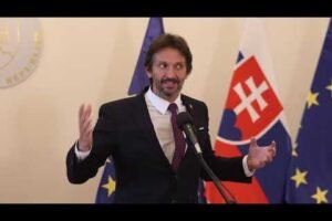 R. KALIŇÁK: TAKTO TO VYZERÁ, KEĎ JE PRE OPOZÍCIU RANNÉ LATTÉČKO PREDNEJŠIE AKO O...
