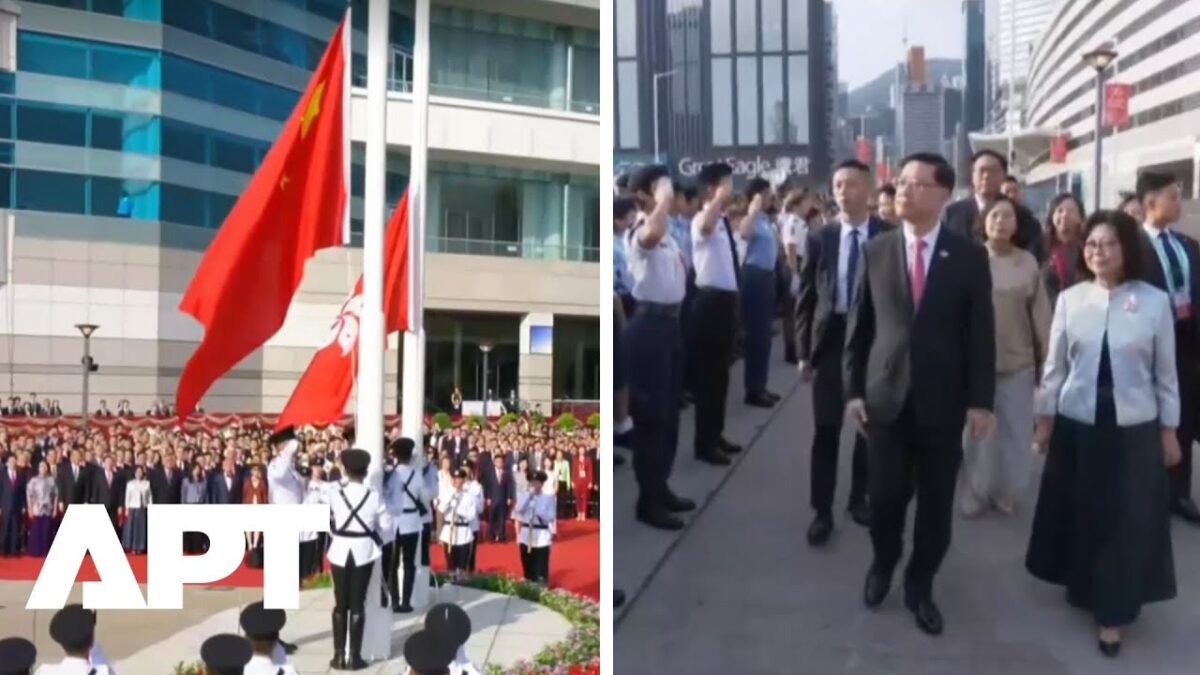 Sledujte: Hong Kong oslavuje Deň Číny slávnostným vztýčením vlajky.