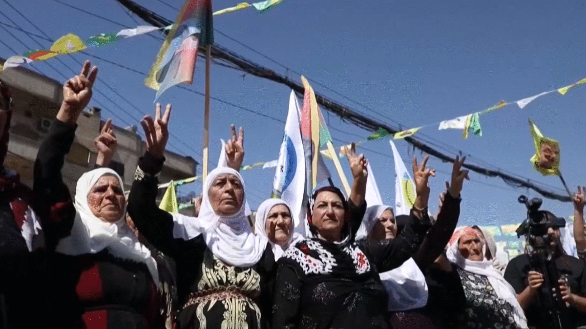 Snimka-obrazovky-2025-10-11-184259-e1760201019911.png V Sýrii sa konali prvé parlamentné voľby po viac ako 40 rokoch.