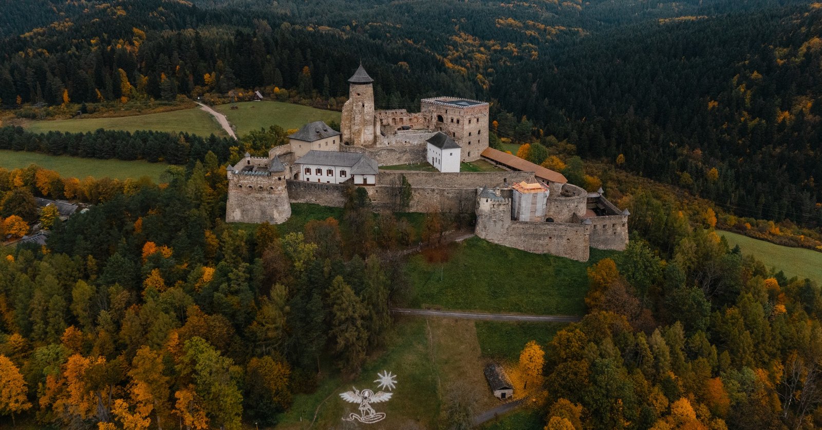 Tatry Spiš Pieniny: HRAD a SKANZEN v Starej Ľubovni