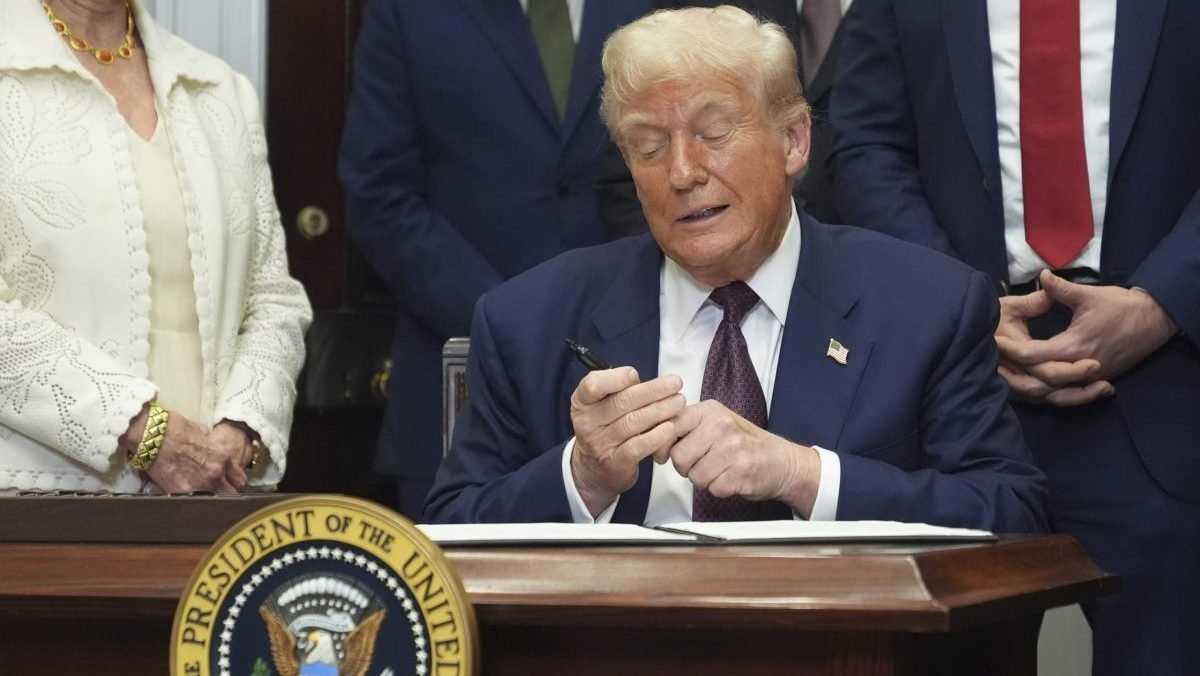Izraelský prezident odovzdá Trumpovi civilné vyznamenanie.