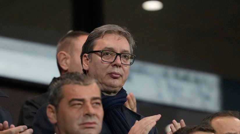 V Srbsku sa po ťažkej prehre vyťahujú šialené veci. Môže za ňu vraj prezident Vučič