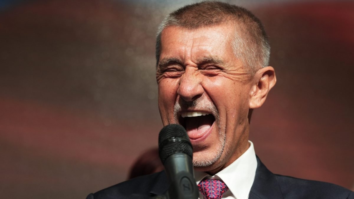 Orbán zablahoželal Babišovi k víťazstvu vo voľbách.