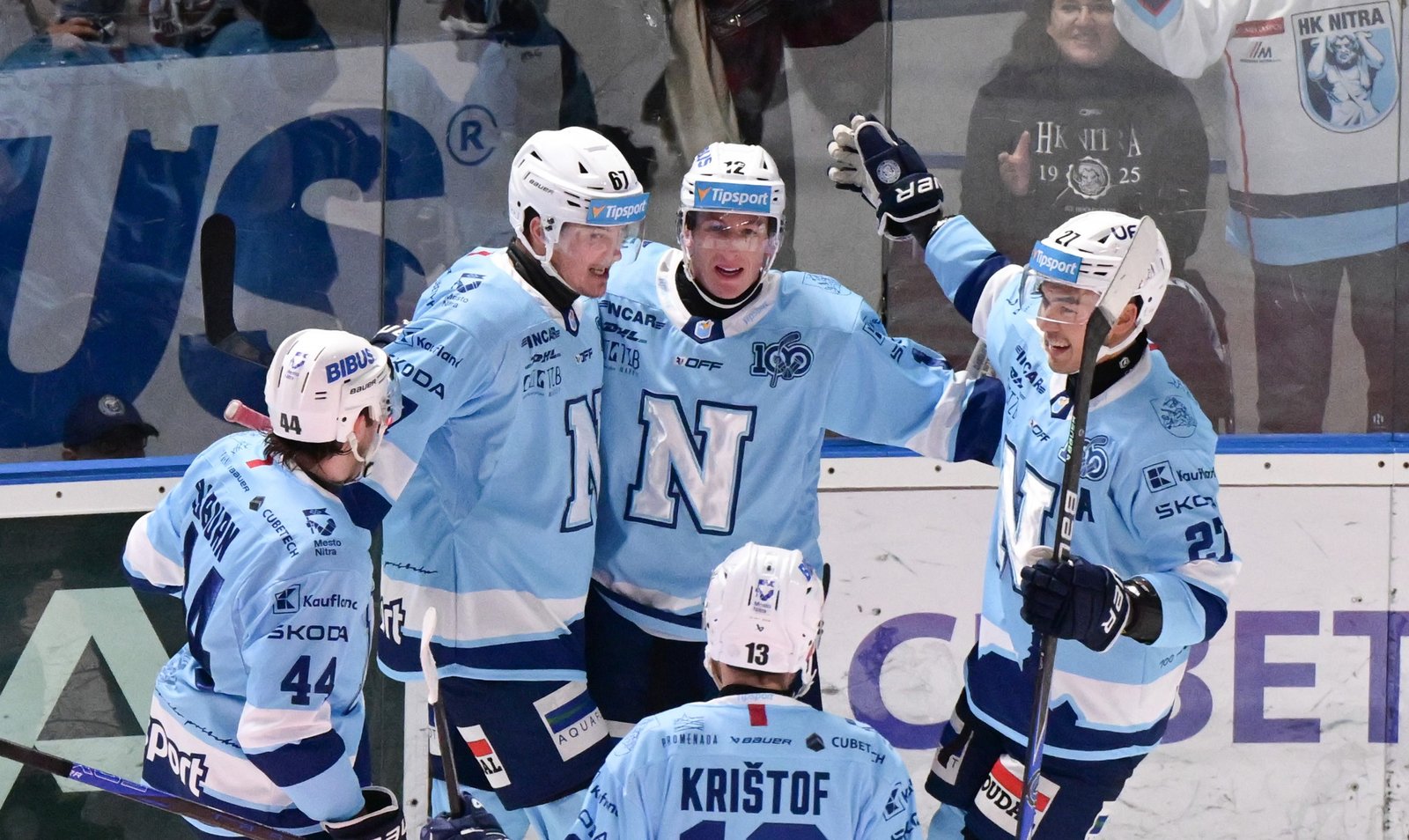 Slovan a Nitra predĺžili svoje víťazné série.