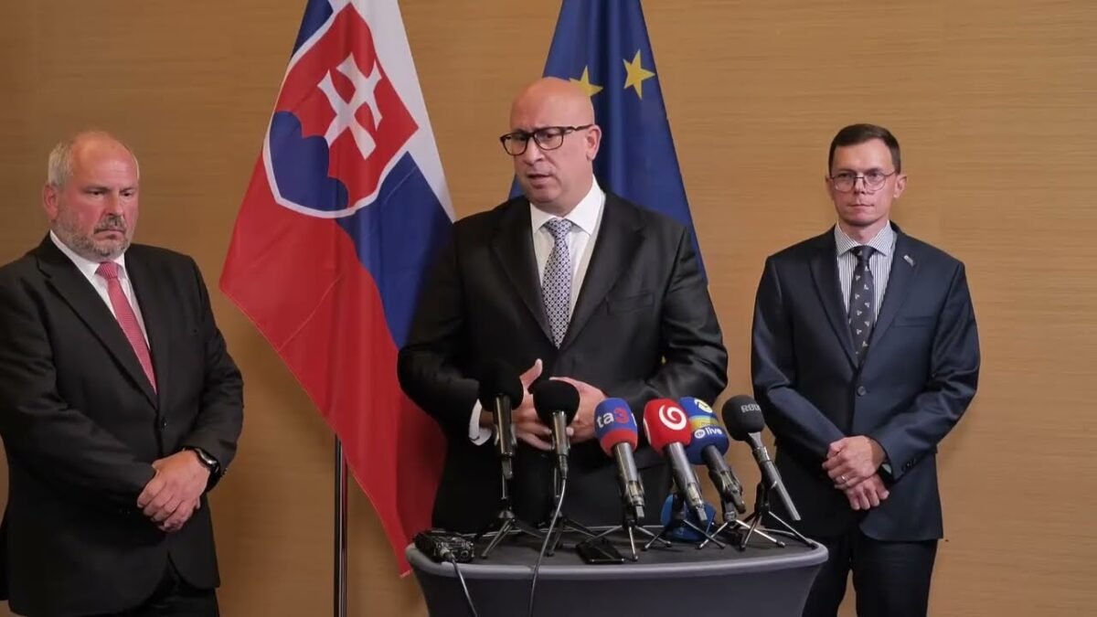 J. RÁŽ: ZMLUVY NA D3 SÚ PODPÍSANÉ