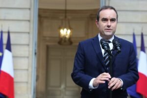 Macron vymenoval novú vládu premiéra Lecornua.