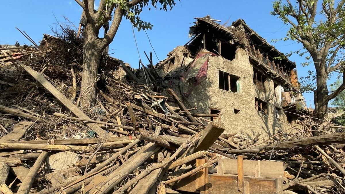 Afganistan: Nemáme nič na zimu: Rodiny sa obávajú nadchádzajúcich mesiacov po tom, čo zemetrasenie zničilo celé dediny