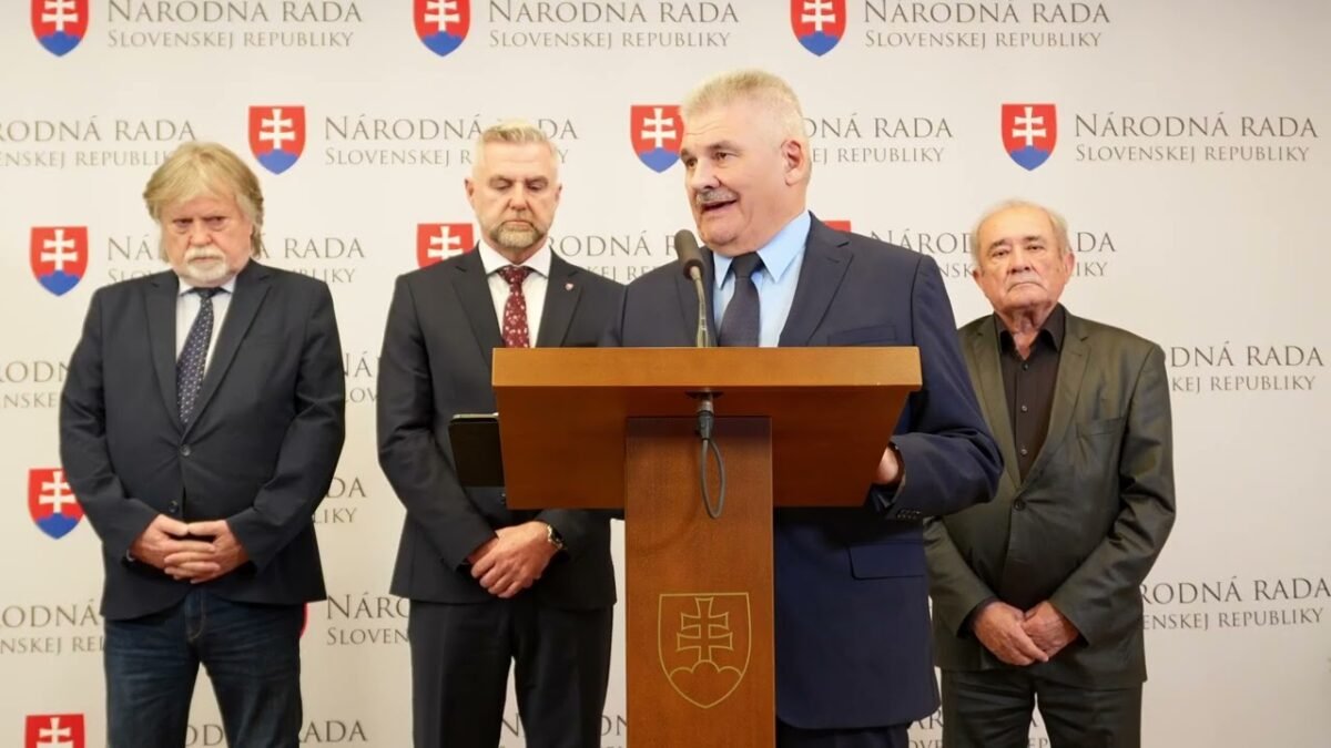 Tlačová konferencia strany SMER SD na tému: Program aktuálnej schôdze