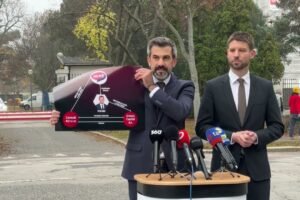 Odhalili sme schému, v ktorej Kmec vypláca donorov Hlasu | Tlačová konferencia P...