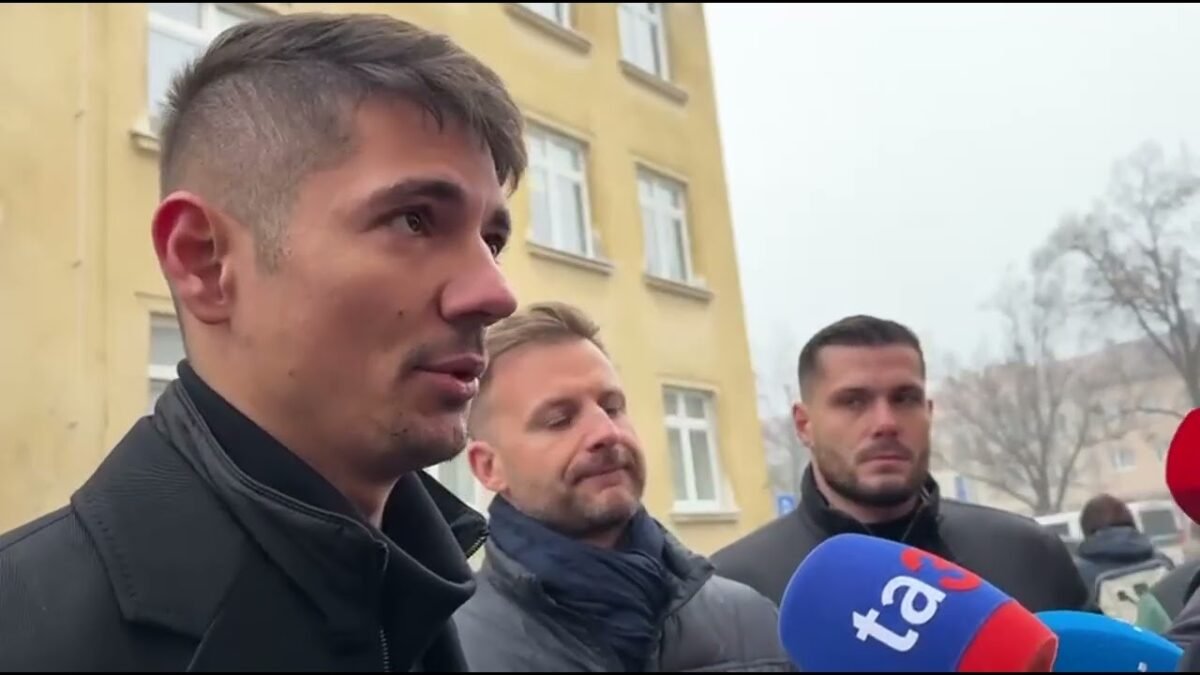 ONI SA UŽ ANI NEVEDIA SLUŠNE ROZPRÁVAŤ🤦🏻‍♂️