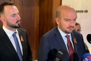 1764125095 maxresdefault.jpg Vláda ide zrušiť Úrad na ochranu oznamovateľov | Tlačový brífing PS, 24. novembe...