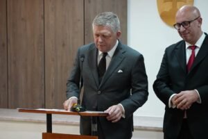 Tlačová konferencia predsedu vlády SR R. Fica po výjazdovom rokovaní Tlačová konferencia predsedu vlády SR R. Fica po výjazdovom rokovaní vlády v obc...