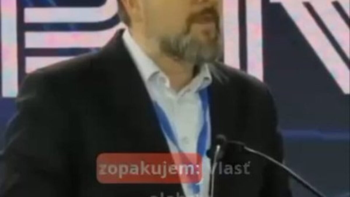 KEĎ ŤA NA SUMMITE BRICS-U VYTLIESKAJÚ PRI PREJAVE