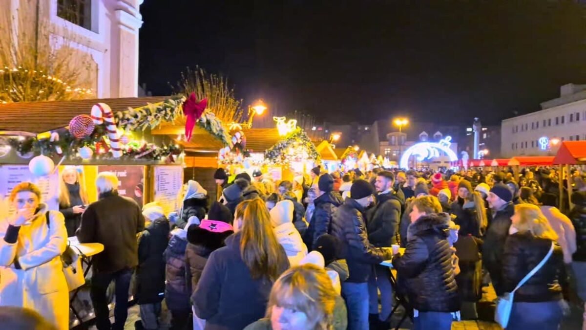 Kultúra Topoľčany: Takáto atmosféra bola dnes vo Vianočnom mestečku v Topoľčanoch