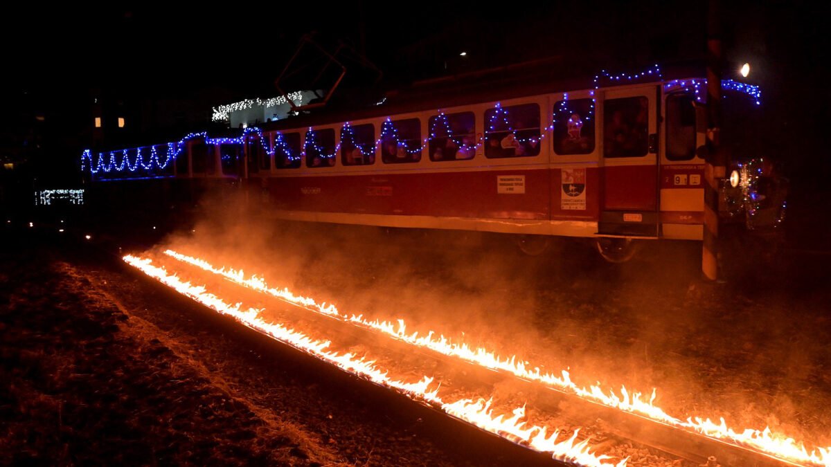 mesto trenčianske teplice: mikulÁŠska elektriČka 2025 Mesto Trenčianske Teplice: MIKULÁŠSKA ELEKTRIČKA 2025