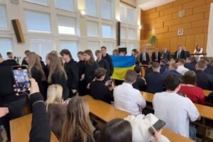 Robert Fico: KEĎ MALI MOŽNOSŤ DISKUTOVAŤ ODIŠLI