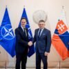Robert Fico: NA ÚRADE VLÁDY SR PREDSEDA VLÁDY SR ROBERT FICO PRIVÍTAL GT NATO MA...