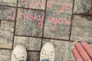 Záleží len na nás, či kriedu použijeme na šírenie nenávisti alebo lásky