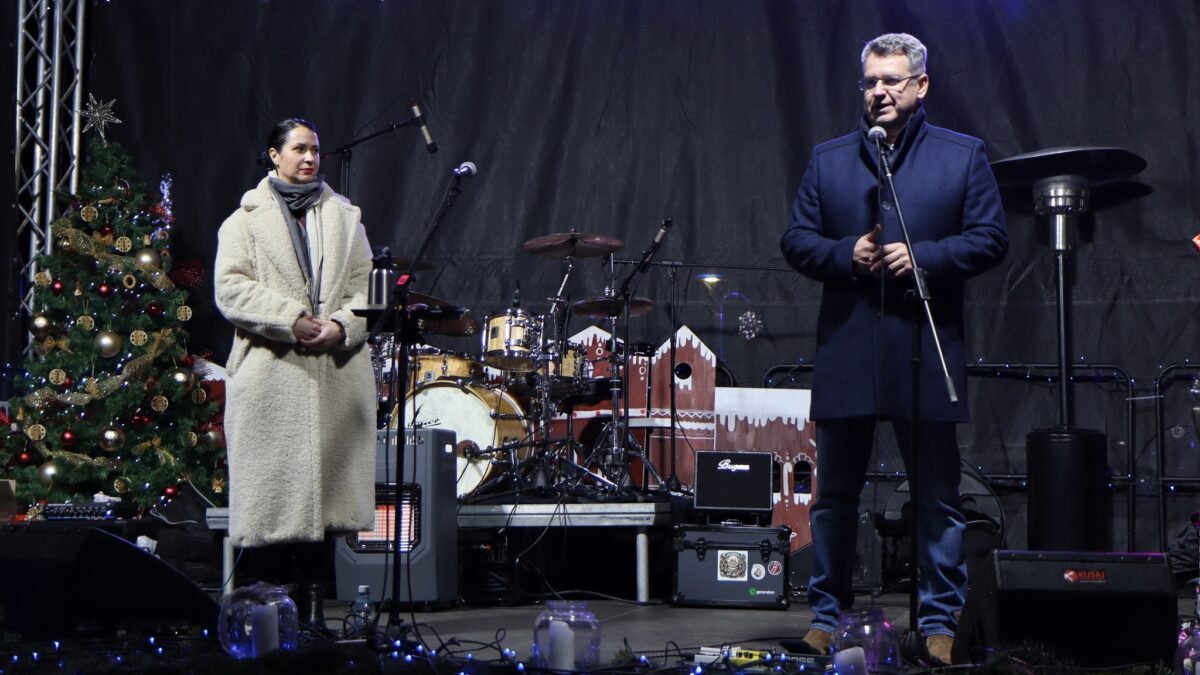 mesto hlohovec: otvorenie vianoČnÝch trhov v hlohovci Mesto Hlohovec: OTVORENIE VIANOČNÝCH TRHOV V HLOHOVCI