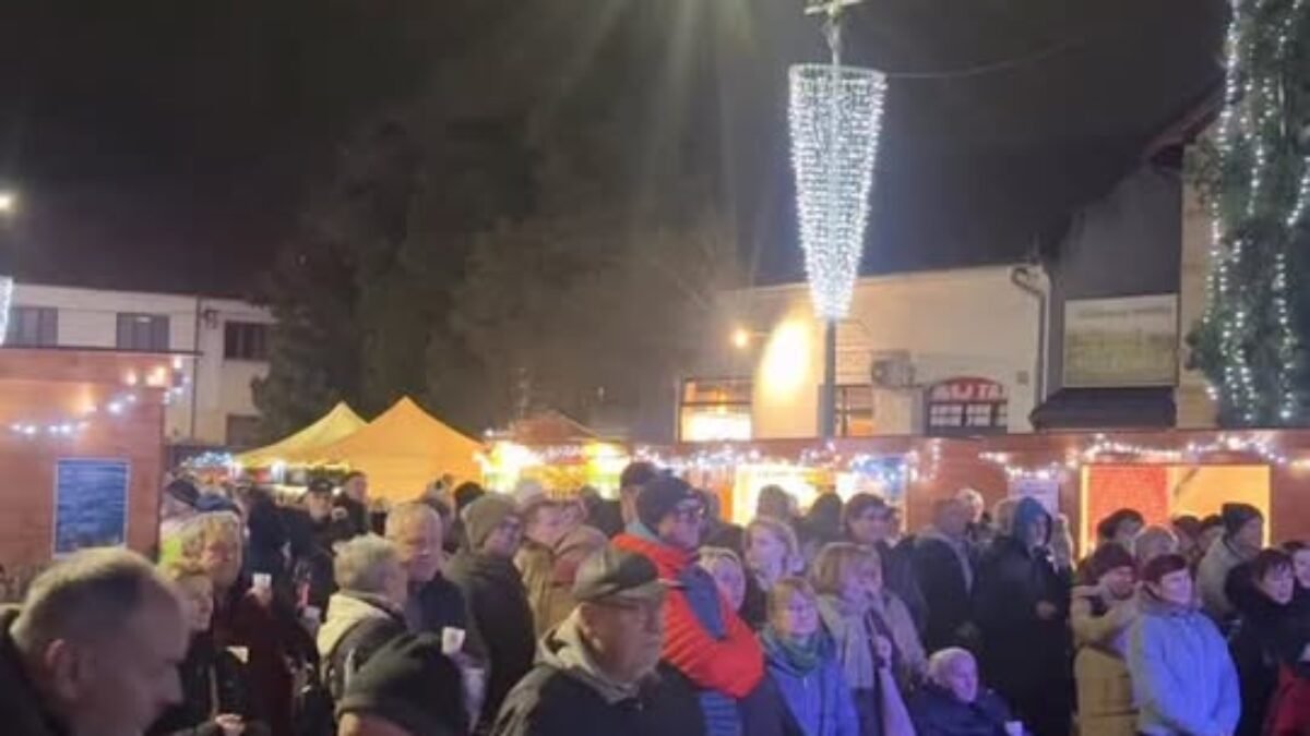 Mesto Hlohovec: Otvorenie vianočných trhov v Hlohovci 2025