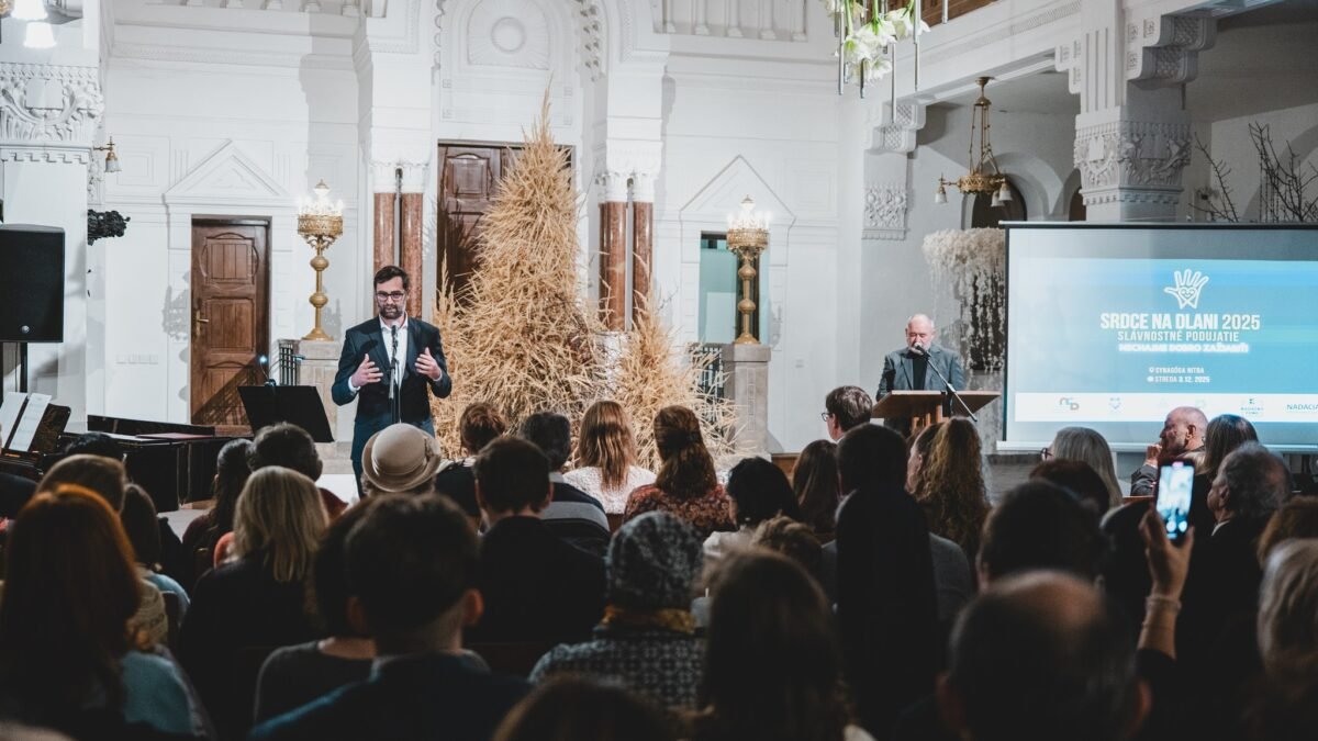 mesto nitra: nitra Ďakuje dobrovoĽnÍkom Mesto Nitra: NITRA ĎAKUJE DOBROVOĽNÍKOM