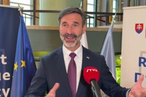 Tlačová konferencia po spustení kampane SR ku kandidatúre na nestále členstvo v ...