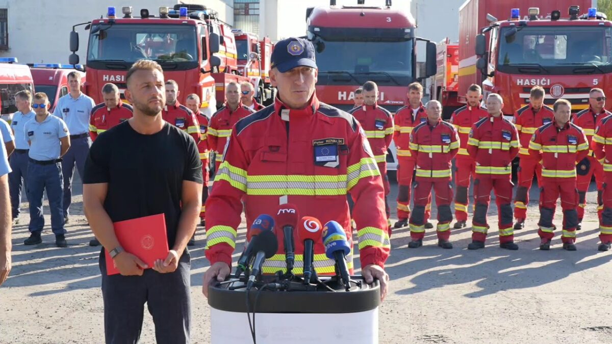 Matúš Šutaj Eštok: NAŽIVO: Odchod našich hasičov do Francúzska